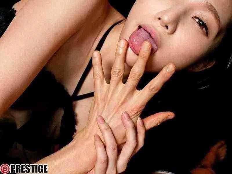 Women's inappropriate university_0，nude anna song