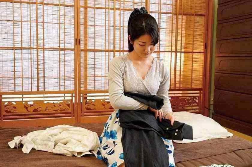 The young woman's despair，cheerleader nudes